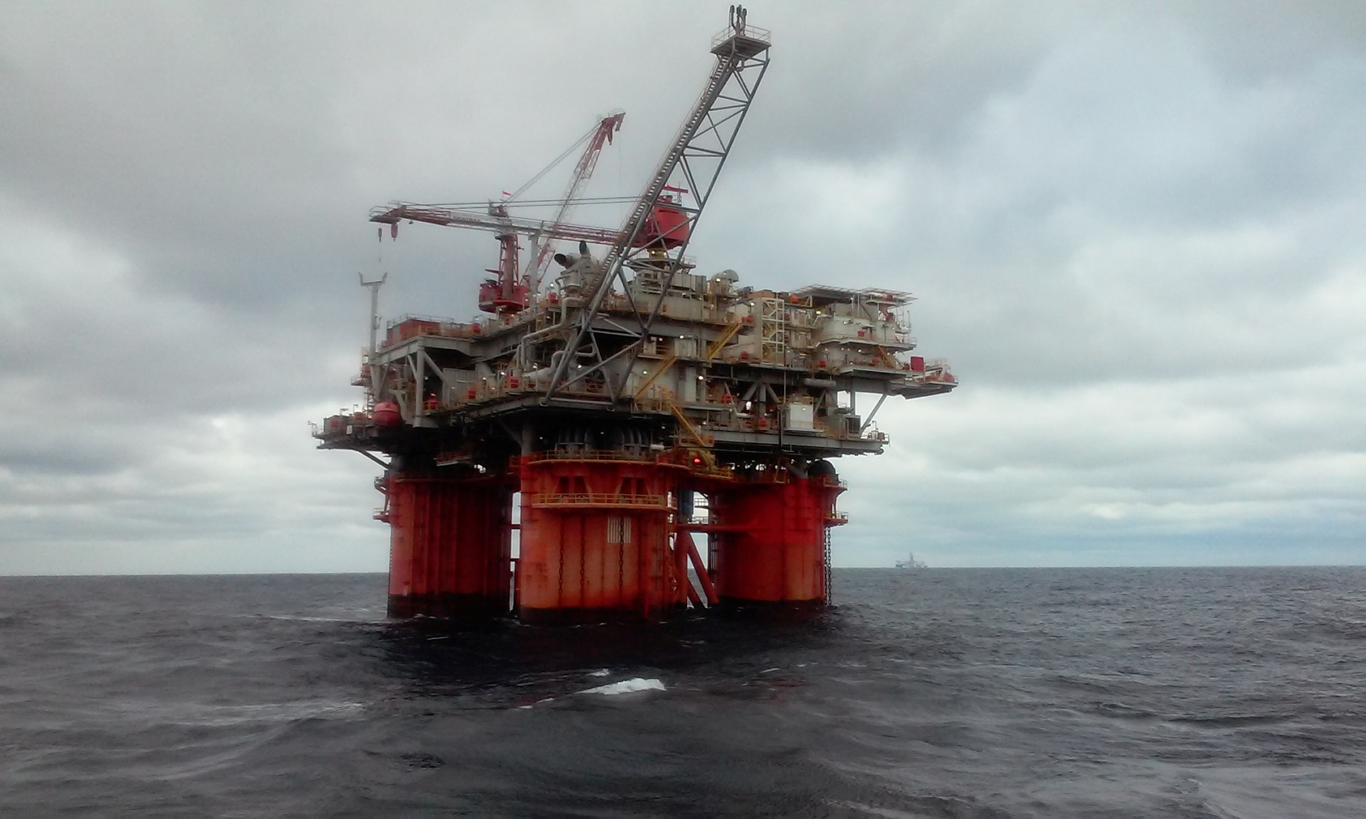 oil-rig-g7bc5699b4_1920